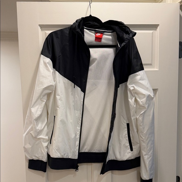 Nike Black and White Windbreaker Jacket - Picture 2 of 2